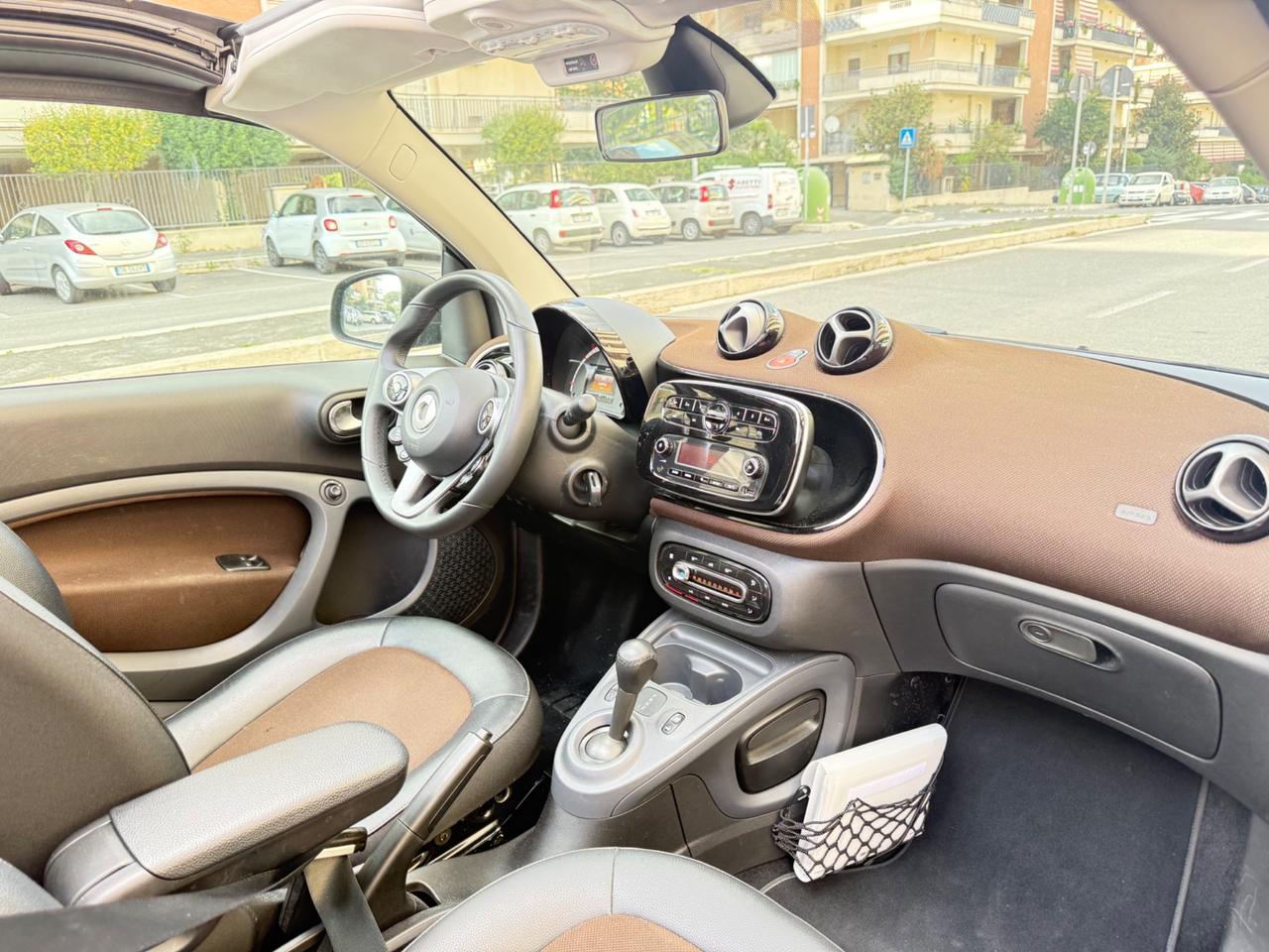 Smart ForTwo 70 1.0 twinamic cabrio Perfect LED PDC BLUETOOTH CERCHI 16 PELLE SOLO 25000 KM