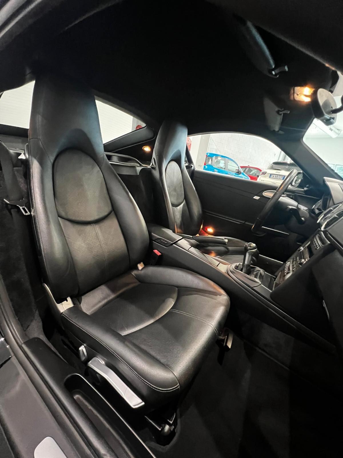 Porsche Cayman i 987 2.7