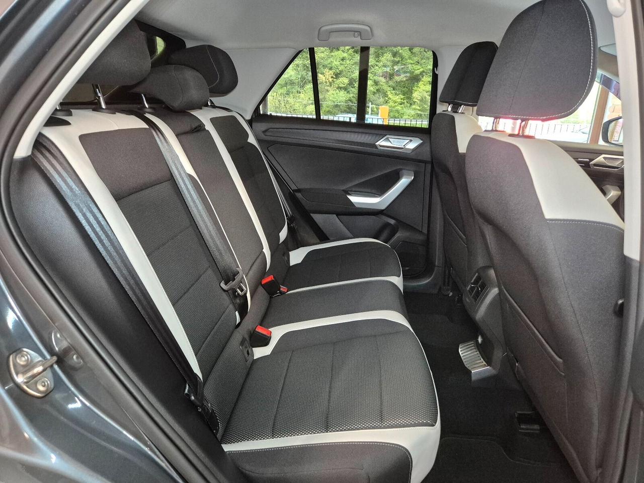 Volkswagen T-Roc 1.6 TDI SCR Advanced BlueMotion Technology ** GANCIO **