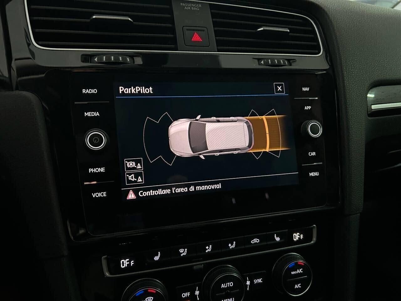 Volkswagen Golf 2.0 TDI DSG 5p. Sport R-LINE