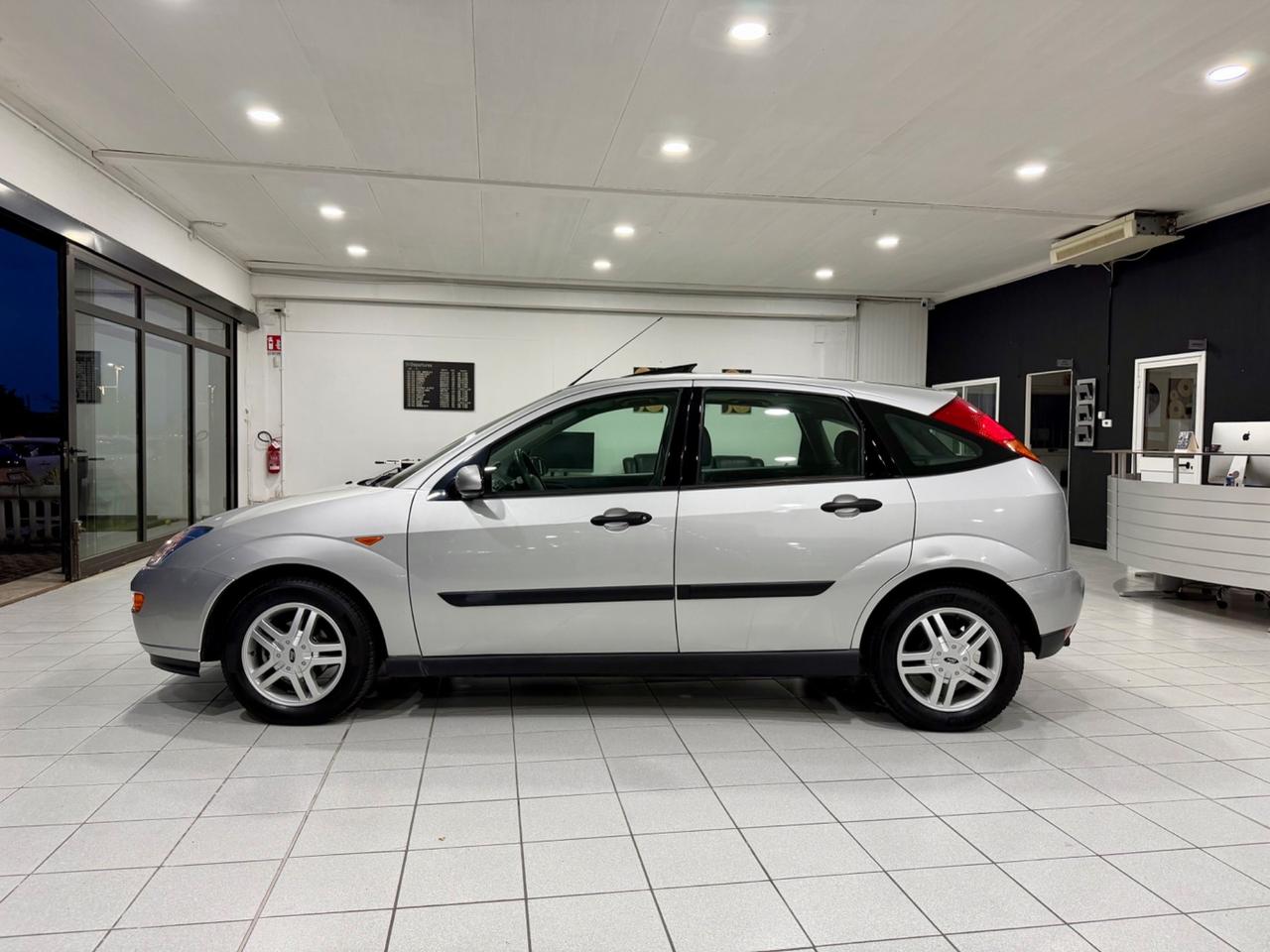 Ford Focus 1.6i 16V cat 5p. Zetec