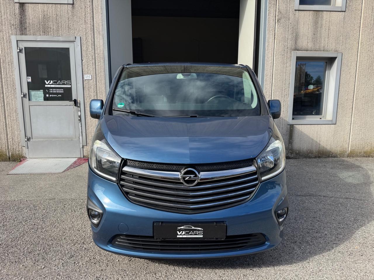 Opel Vivaro 9 posti passo lungo