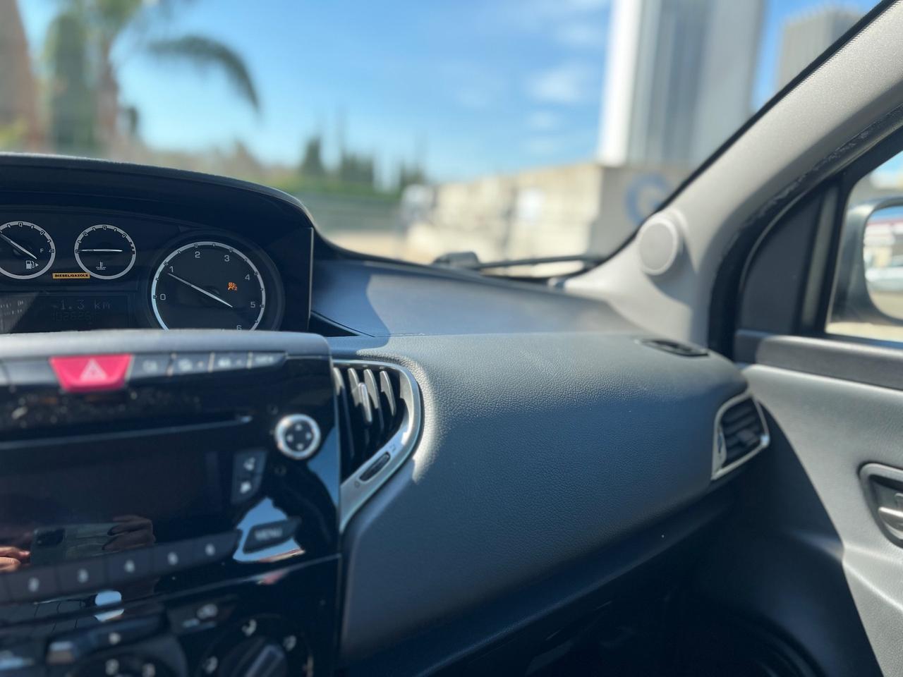Lancia Ypsilon 1.3 MJT 95 CV 5p NEOPA Platinum