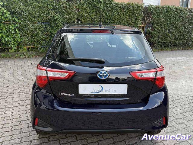 TOYOTA Yaris 5 porte 1.5h HYBRID Cool ADATTA A NEOPATENTATI