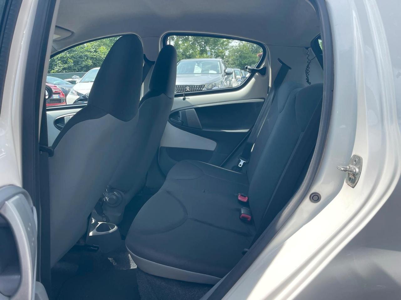 Toyota Aygo 1.0 12V VVT-i 5 porte Now Connect