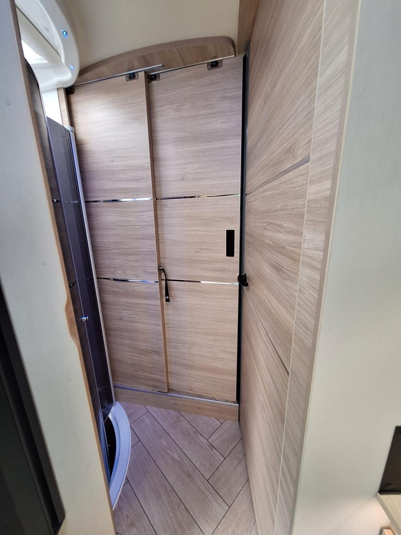 Challenger 3048 MOTORHOME € 86.900 cambio automatico -extra accessoriato letto nautico