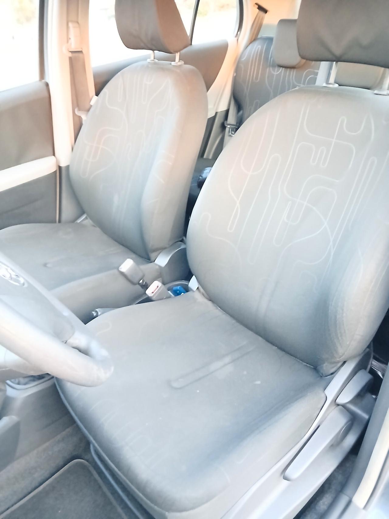 Toyota Yaris 1.0 5 porte