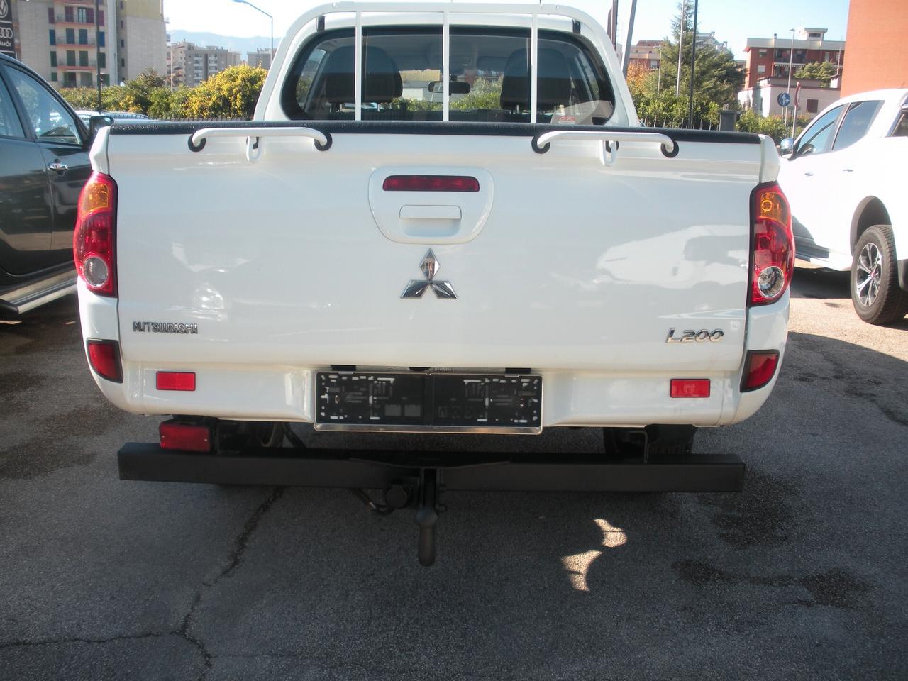 Mitsubishi L200 2.5 DI-D Double Cab Invite ''SAFARI''