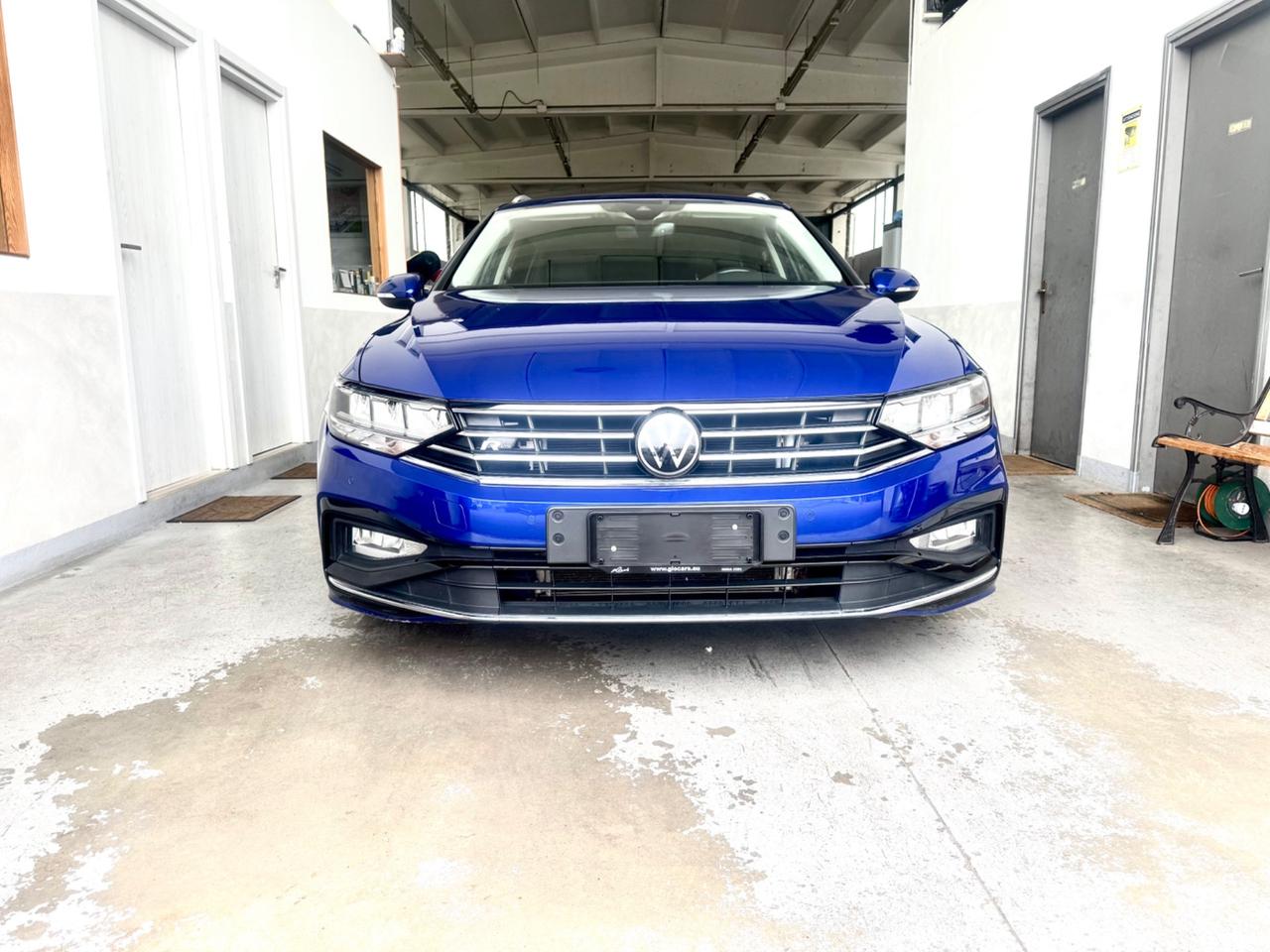 Volkswagen Passat R-Line 2.0 TDI SCR 200 CV DSG Executive