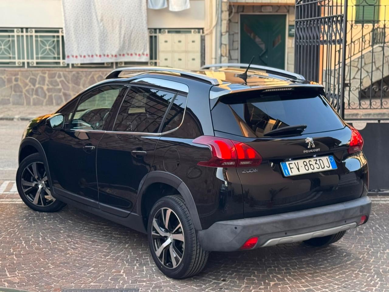 Peugeot 2008 BlueHDi 100 S&S Allure
