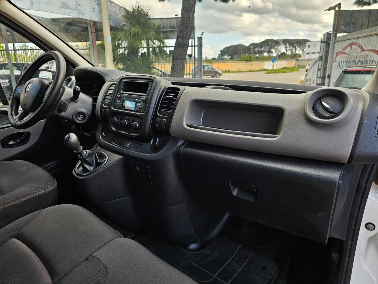 Renault Trafic 1.6 dCi 120cv 6 POSTI + FURGONE