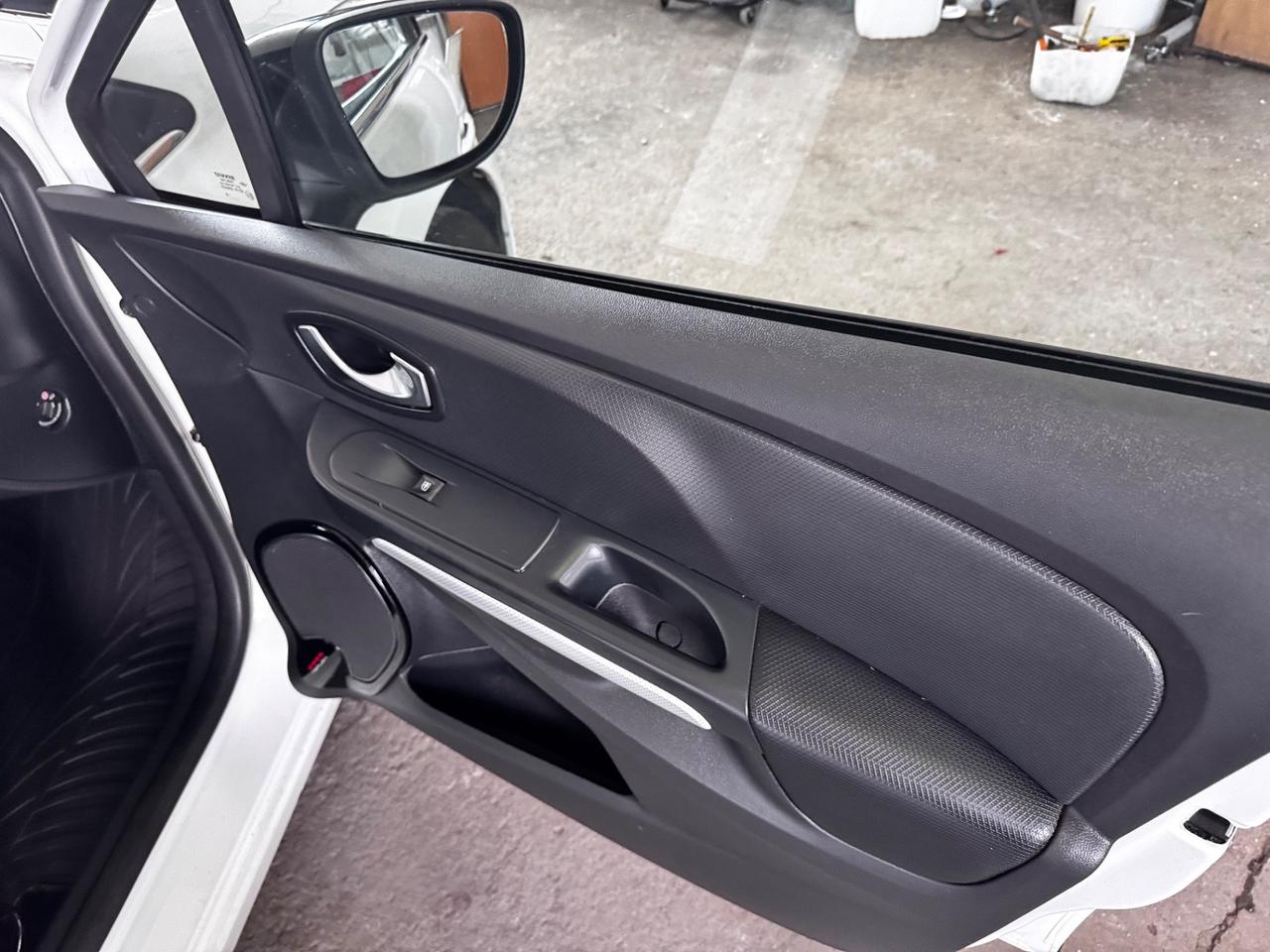 Renault Clio TCe 12V 90 CV neopatentati