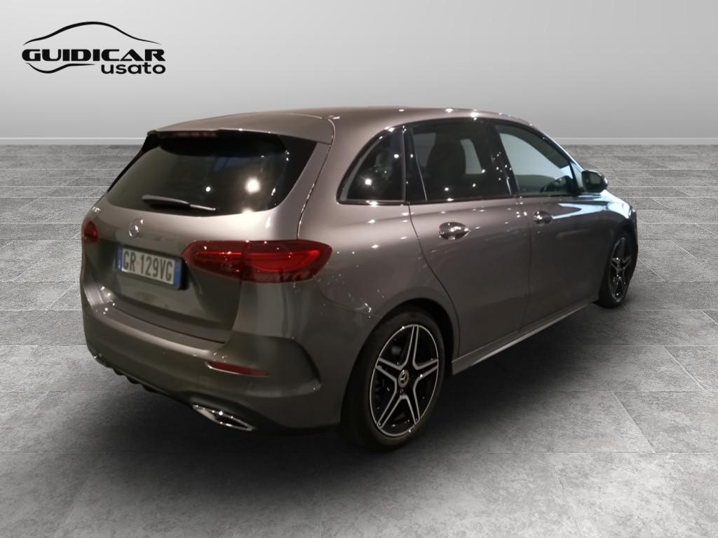 Mercedes-Benz Classe B - W247 2023 - B 180 d AMG Line Advanced Plus auto