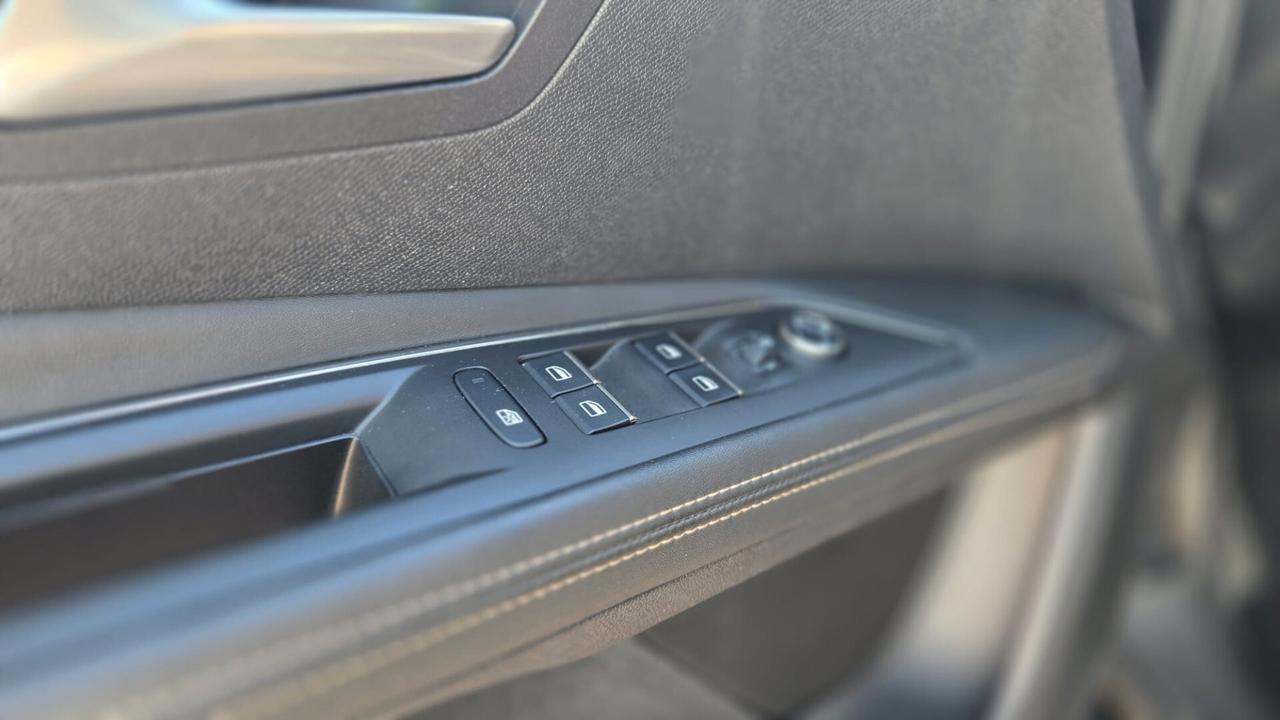 Peugeot 3008 1.6 hybrid4 phev GT Pack 300CV e-eat8 Uff Italy