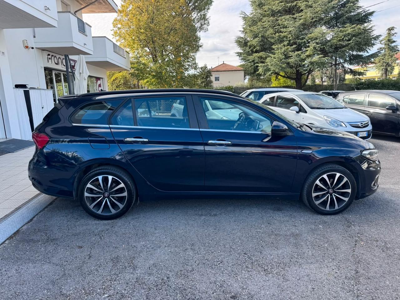 Fiat Tipo 1.6 Mjt S&S DCT SW Lounge
