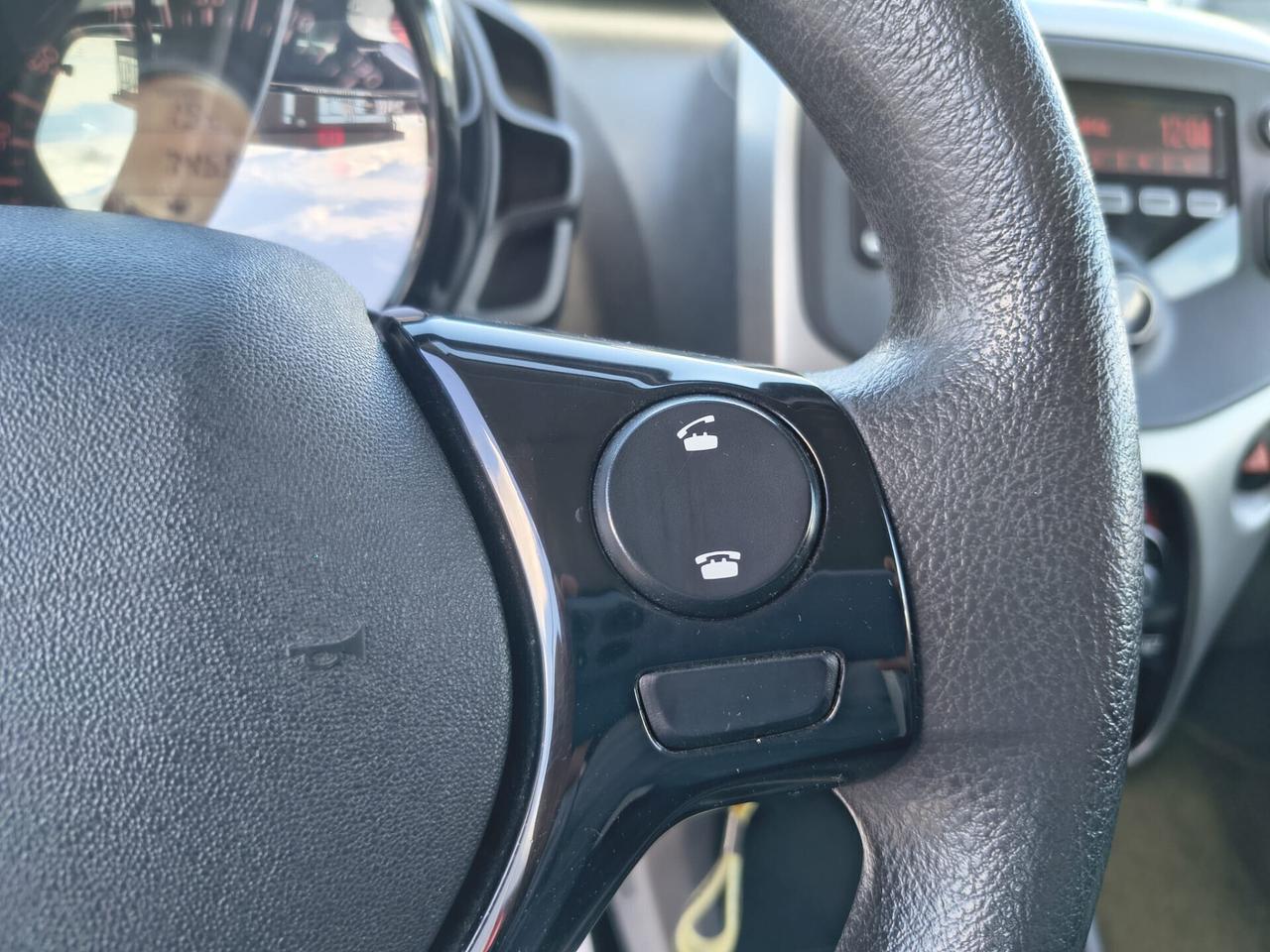 Peugeot 108 1.0 benzina 5porte *GARANZIA 24 MESI*