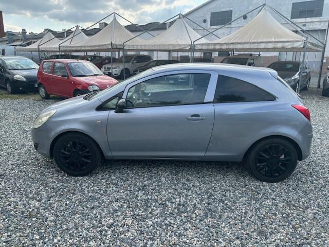 Opel Corsa 1.2 3 porte Cosmo