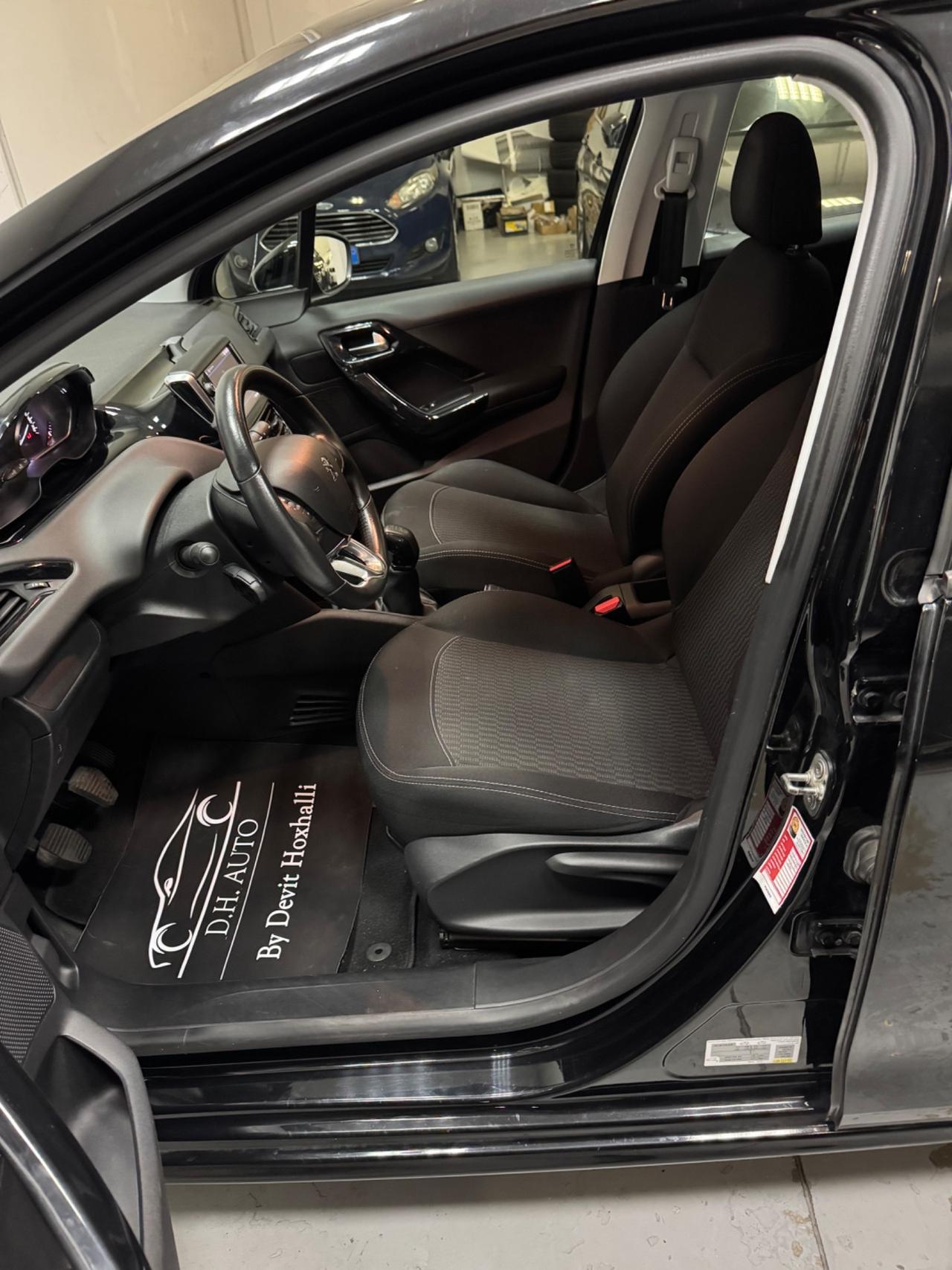 Peugeot 208 PureTech 82 5 porte Allure
