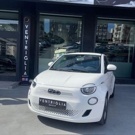 FIAT - 500 E - 500 La Prima Berlina