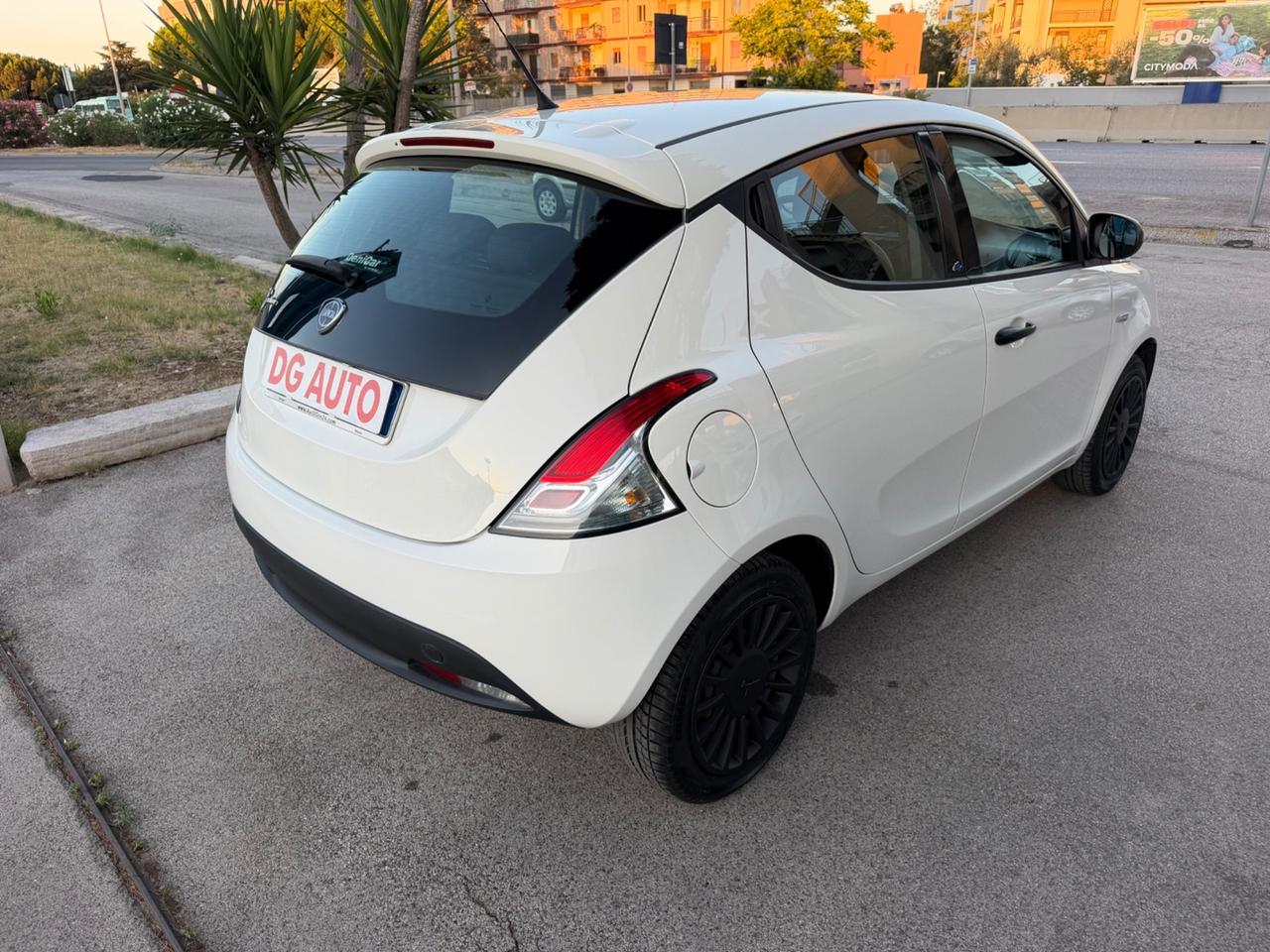 Lancia Ypsilon 1.2 benzina 69 cv 2019 87.000 km