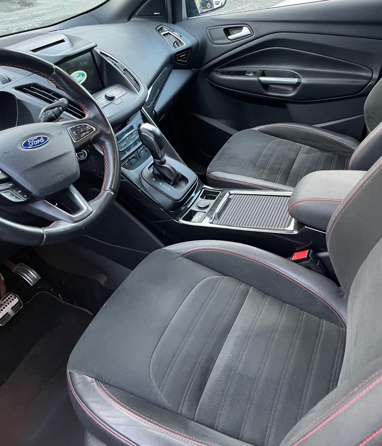 Ford Kuga 2.0 TDCI 150 CV S&S 4WD Powershift ST-Line