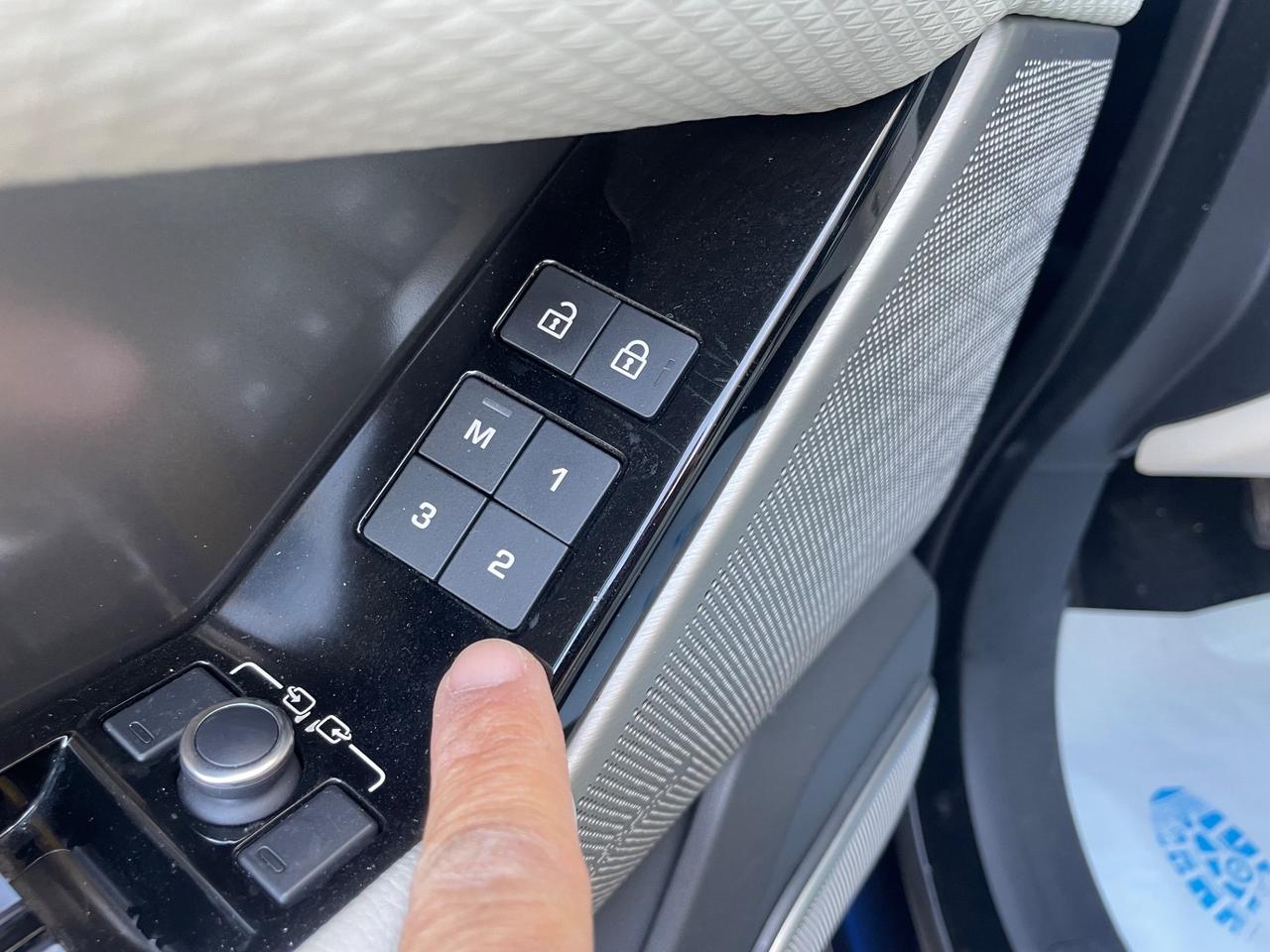 Land Rover Velar 2.0d i4 4wd 204cv Aziendale