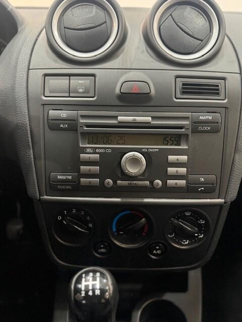 Ford Fiesta 1.2 16V 5P GHIA (55kw)
