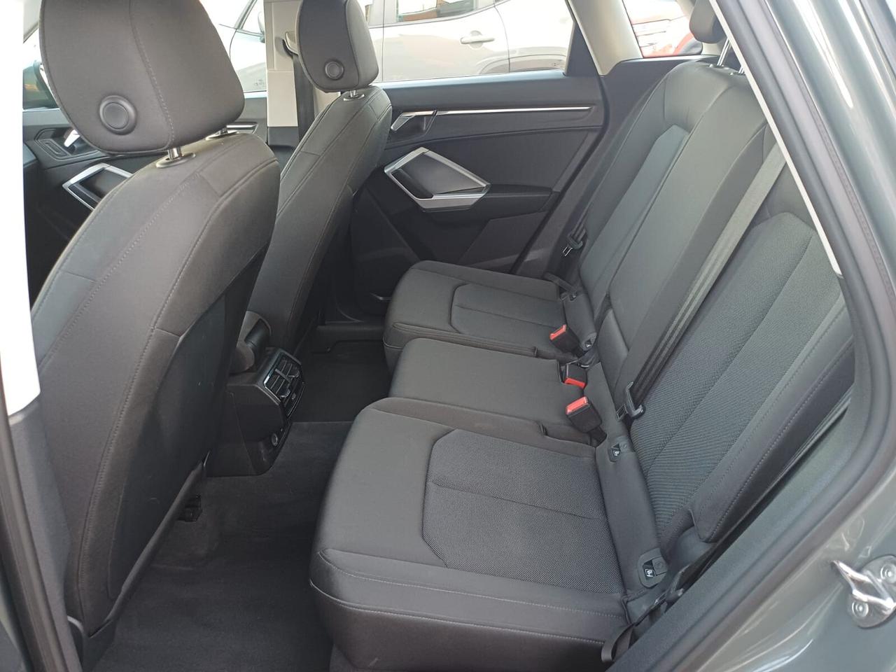 Audi Q3 35 TDI Quattro S tronic Business