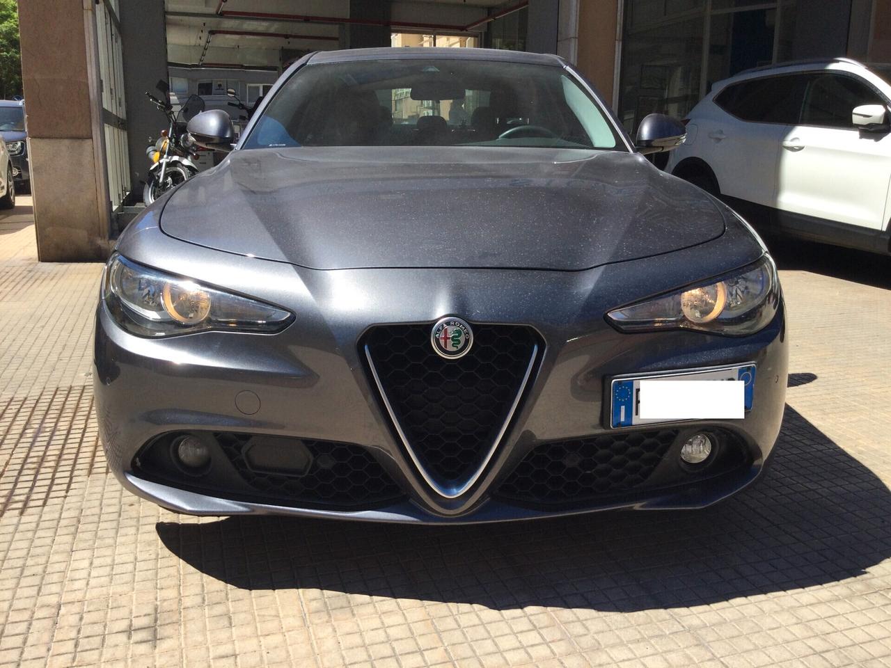 Alfa Romeo Giulia 2.2 Turbodiesel 180 CV AT8 Business Sport Launch Ed.
