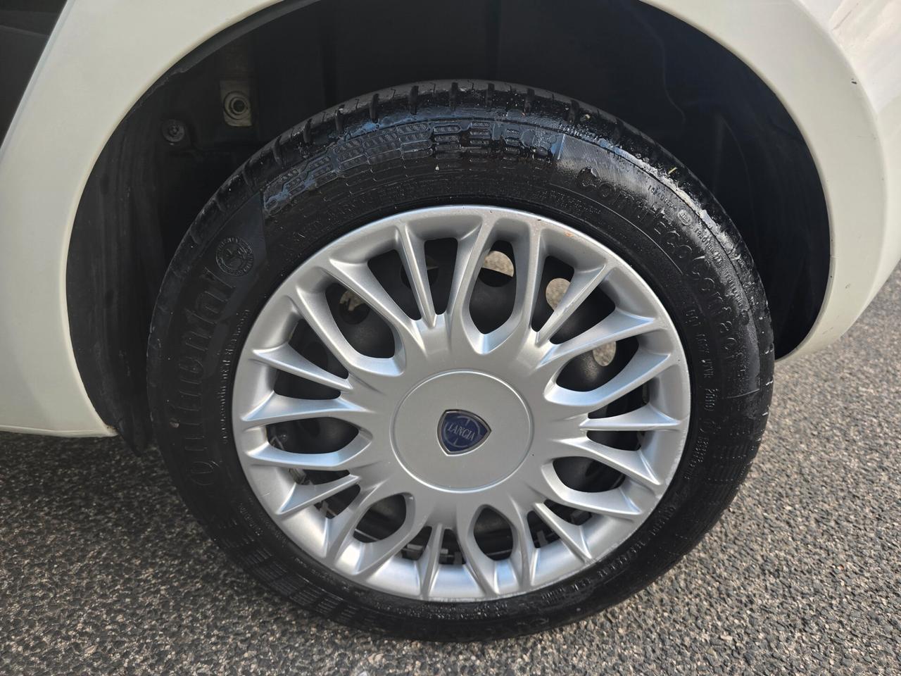 Lancia Ypsilon 1.2 Gpl