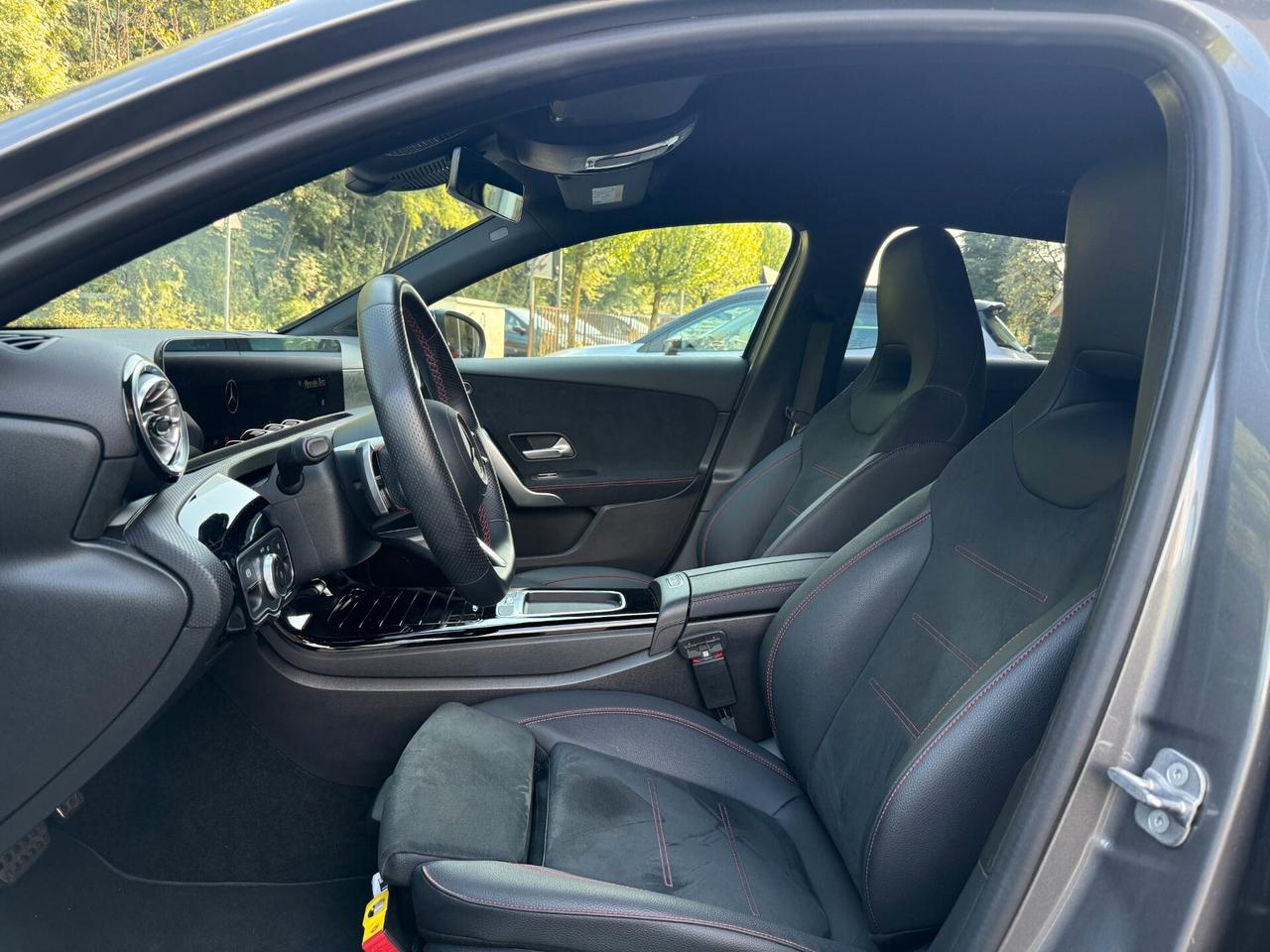 Mercedes-benz A 220 AMG Line Premium 4matic / Hybrid auto
