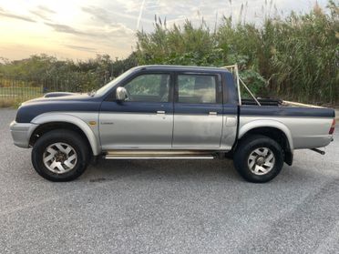 Mitsubishi L200 2.5 TDI 4WD Club Cab Pick-up GLS