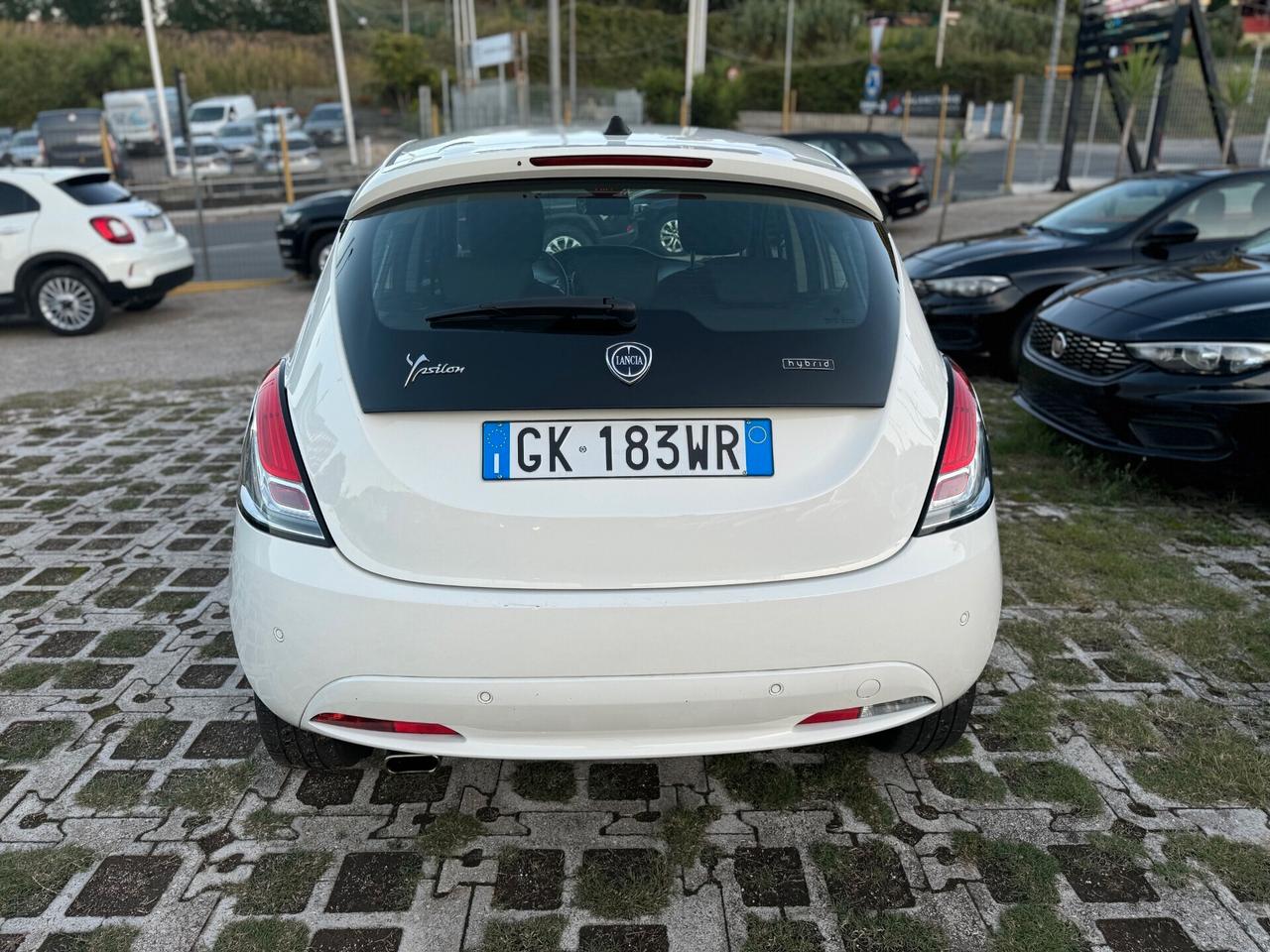 Lancia Ypsilon 1.0cc 70cv Hybrid Ecochic Gold