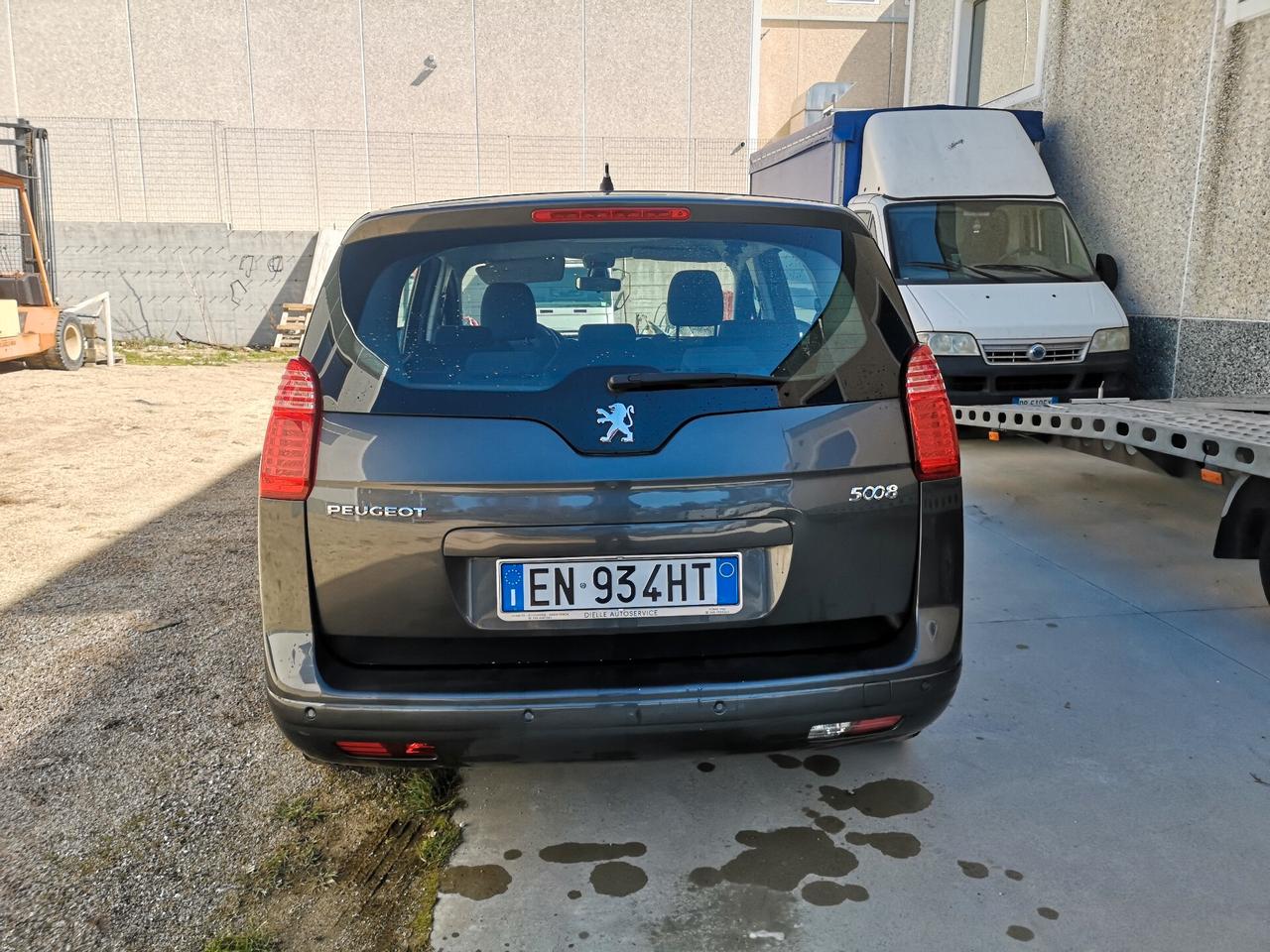 Peugeot 5008 1.6 HDi 115CV Allure