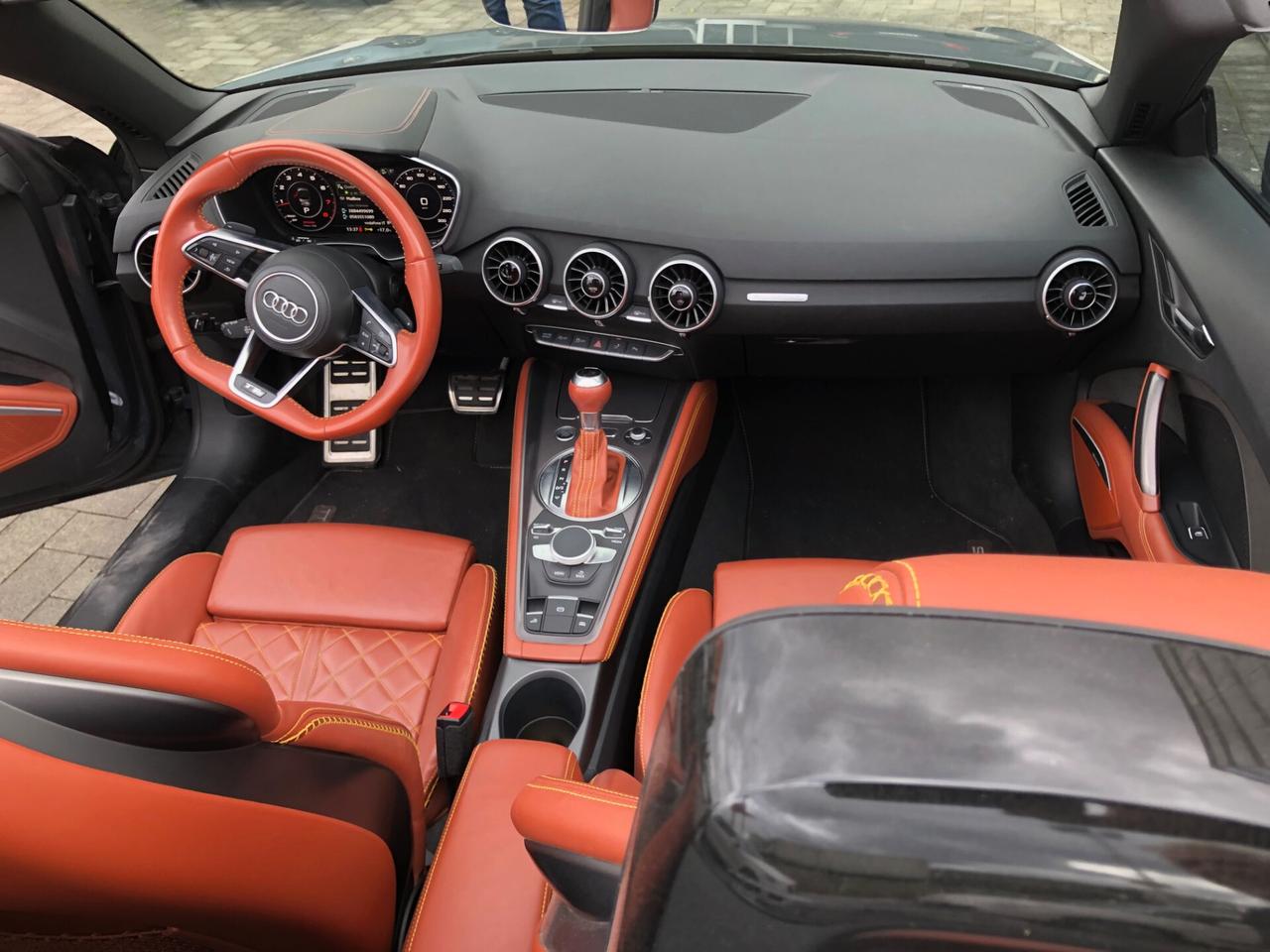 Audi TT TTS Roadster TFSI quattro S tronic 20 anniversary