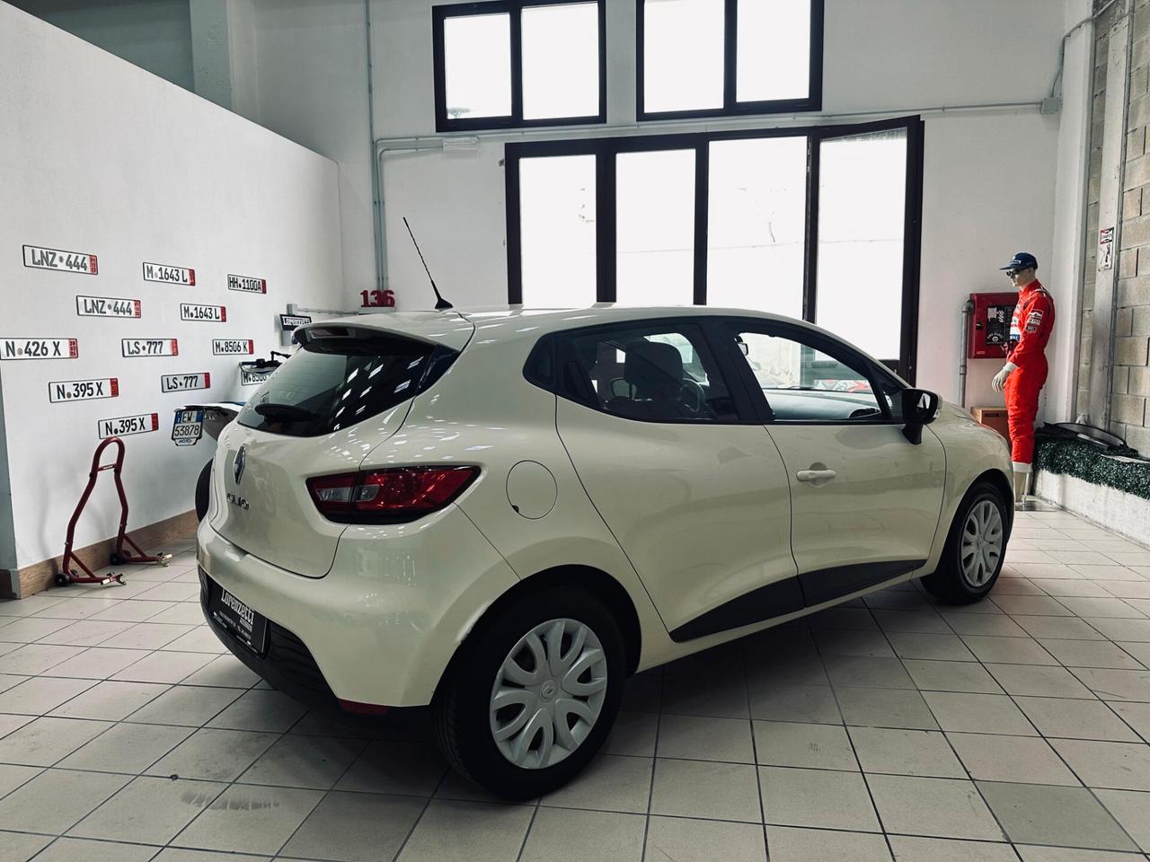 Renault Clio 1.2 75CV 5 porte Live - NEOPATENTATI - GARANTITA