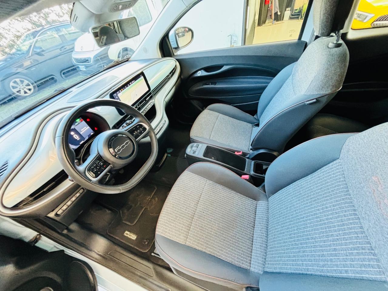 Fiat 500 500e Berlina 42 kWh La Prima