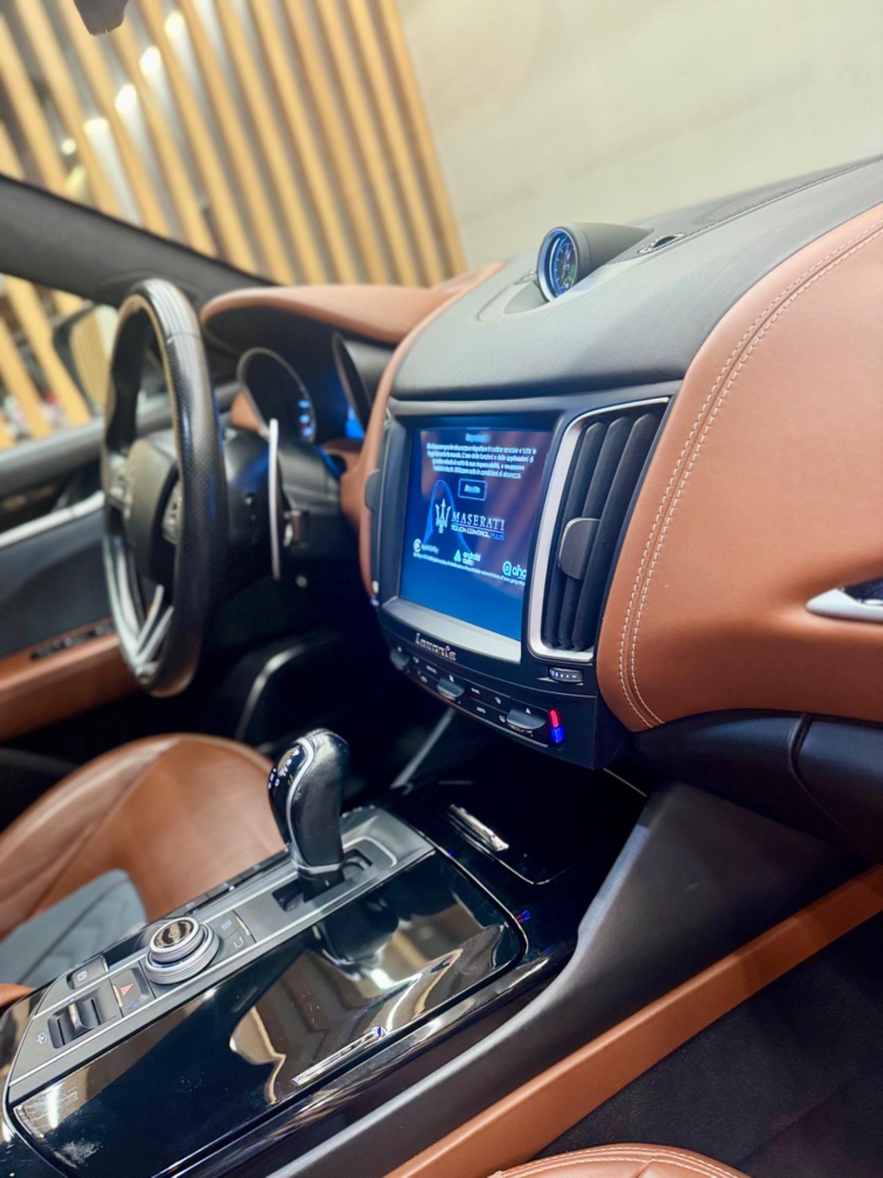 Maserati Levante V6 Diesel 275 CV AWD Granlusso PERMUTE GARANZIA