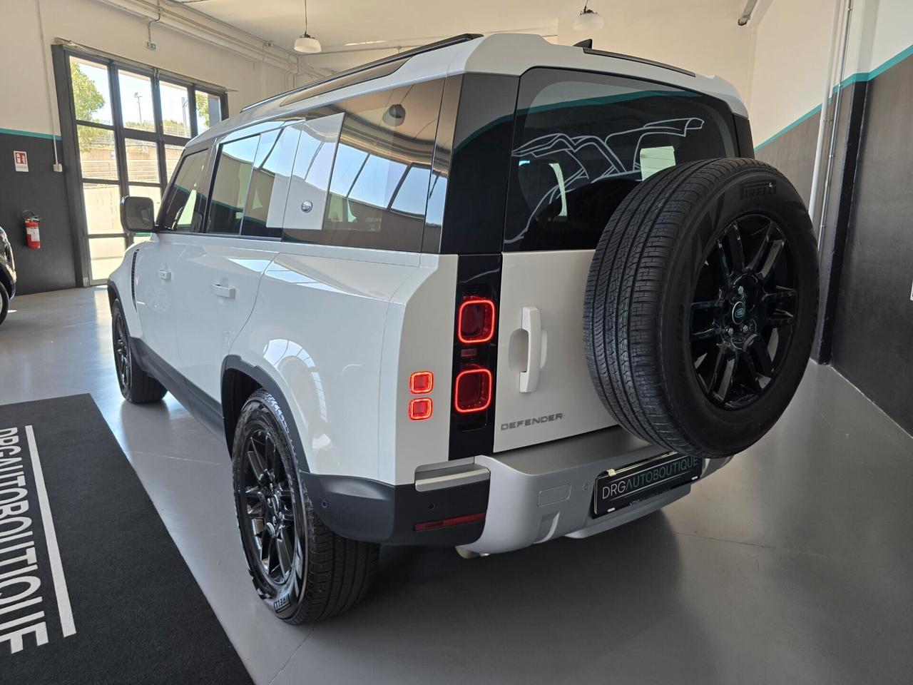 Land Rover Defender 110 3.0D I6 200 CV AWD Auto SE