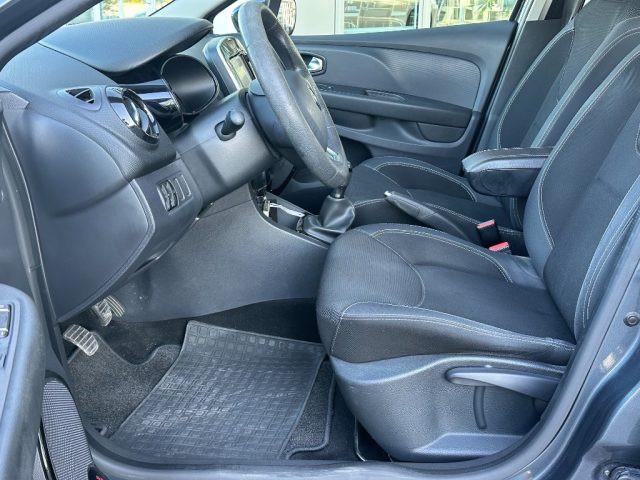 RENAULT Clio 1.2 75 CV 5P. Duel