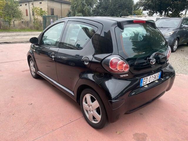 Toyota Aygo 1.0 12V VVT-i 5 porte Sol GPL