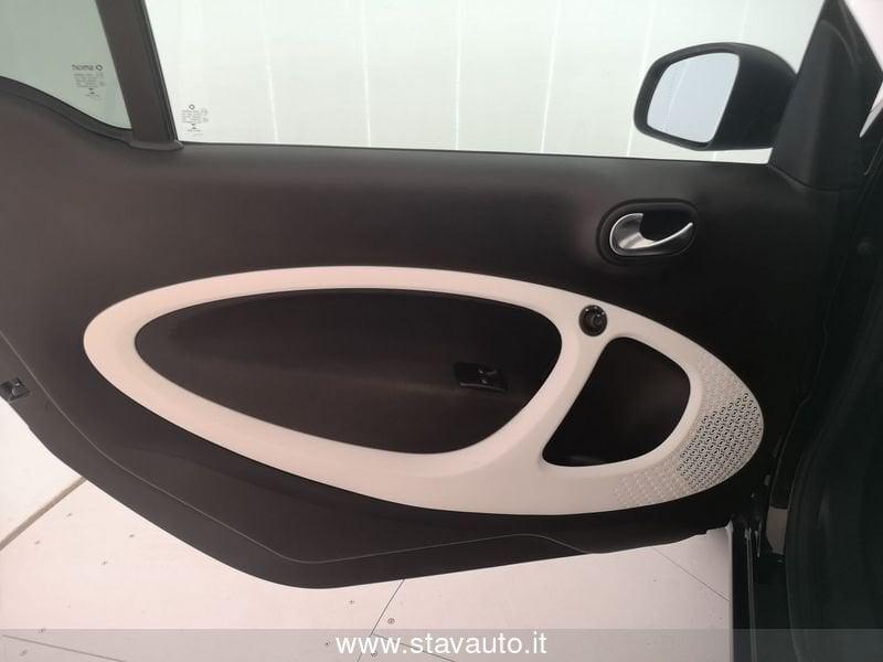 smart fortwo fortwo 1000 52 kW MHD coupé optional brabus