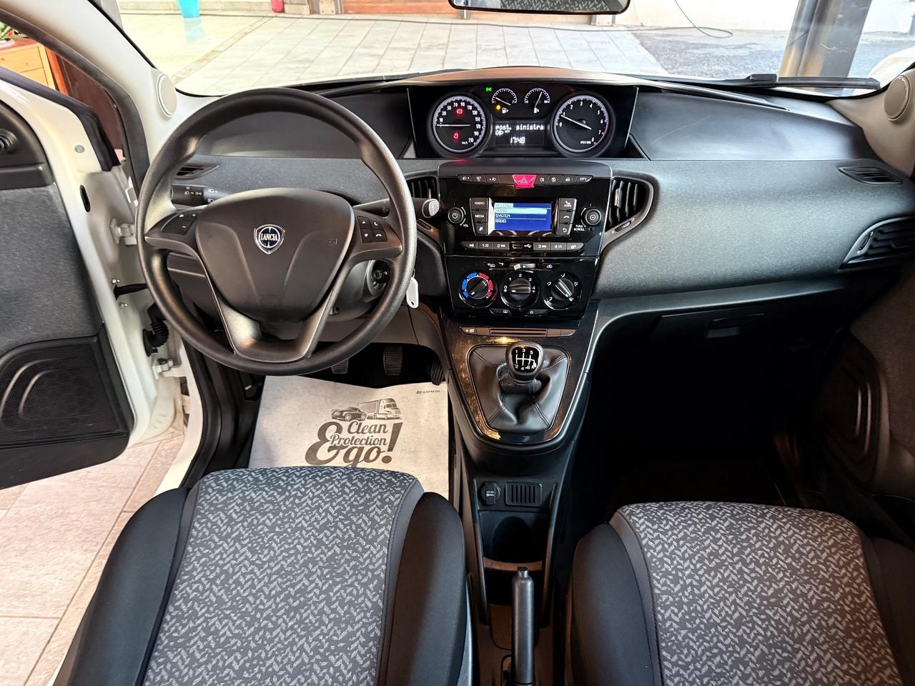 Lancia Ypsilon 1.0 FireFly 5 porte S&S Hybrid Ecochic A. Ferretti