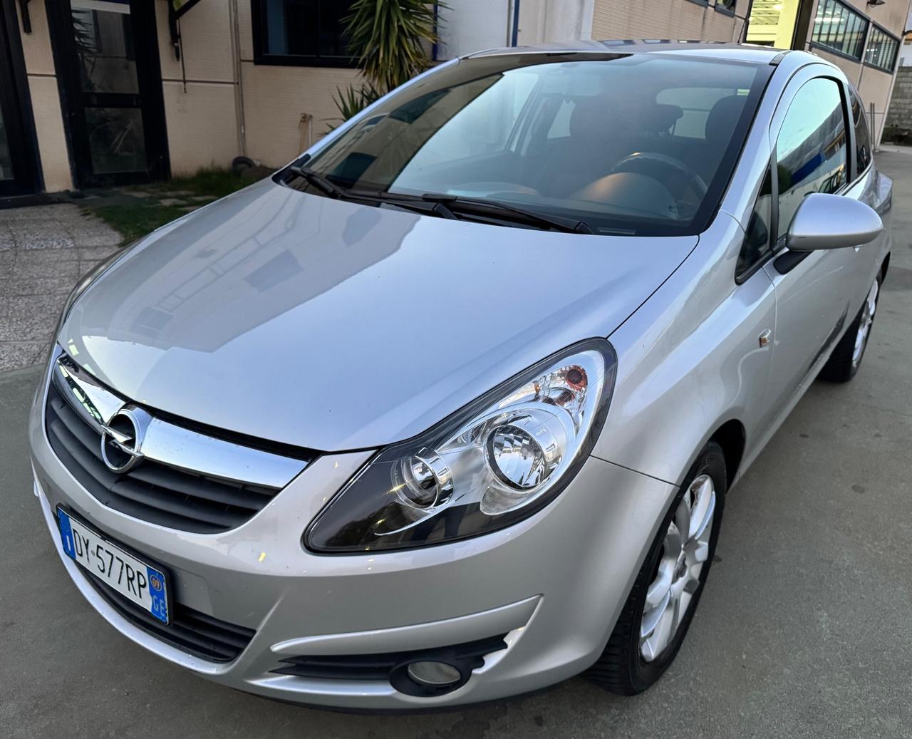 Opel Corsa 1.3 CDTI 90CV SPORT -61.000 KM-