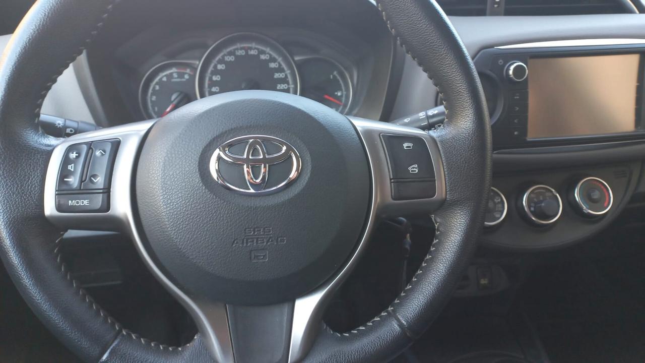 Toyota Yaris 1.4 RETROC/NAVI-soli 90mila km