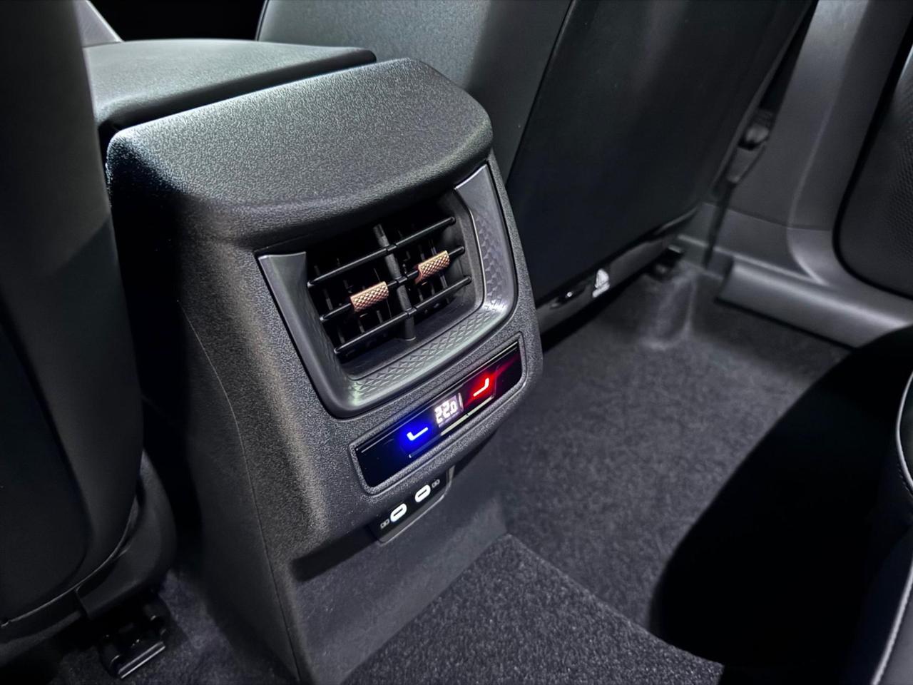 CUPRA Terramar 1.5 Hybrid DSG - MOONLIGHT DESIGN + PACK EDGE