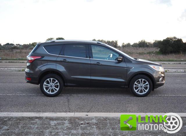 FORD Kuga 2.0 TDCI 150 CV 4WD Powershift ST-Line Business