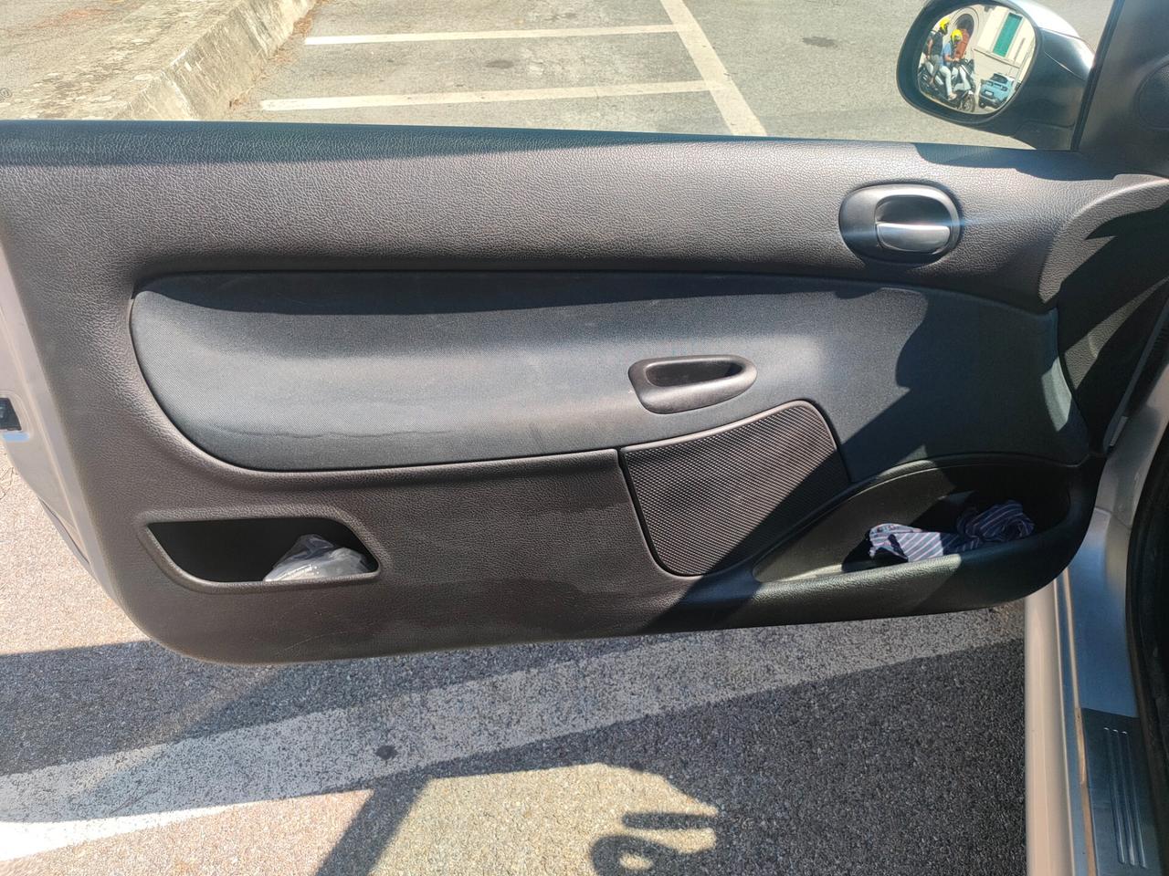 Peugeot 206 1.6 16V CC Enfant Terrible