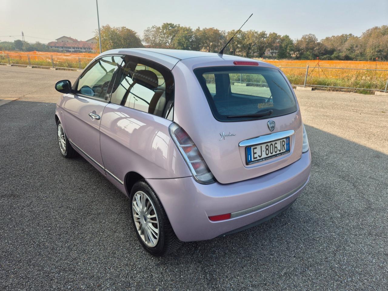 Lancia Ypsilon 1.2 69 CV Diva Euro 5 NEOPATENTATO