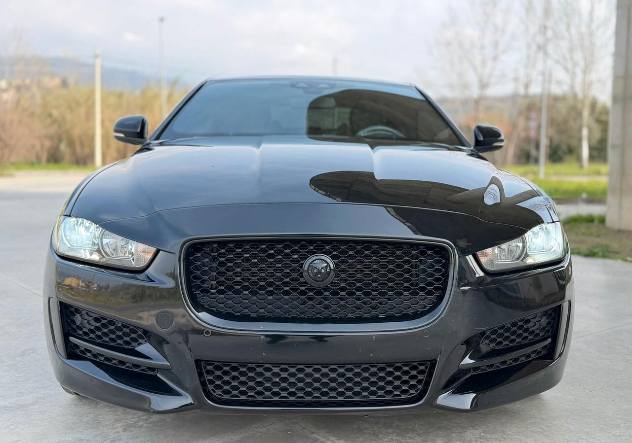 Jaguar XE 2.0 D Turbo 180 CV AWD aut. R-Sport